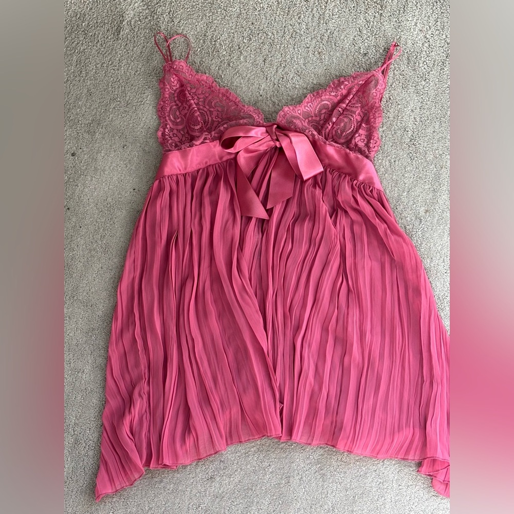 Victoria's Secret Rose Pleated Chemise